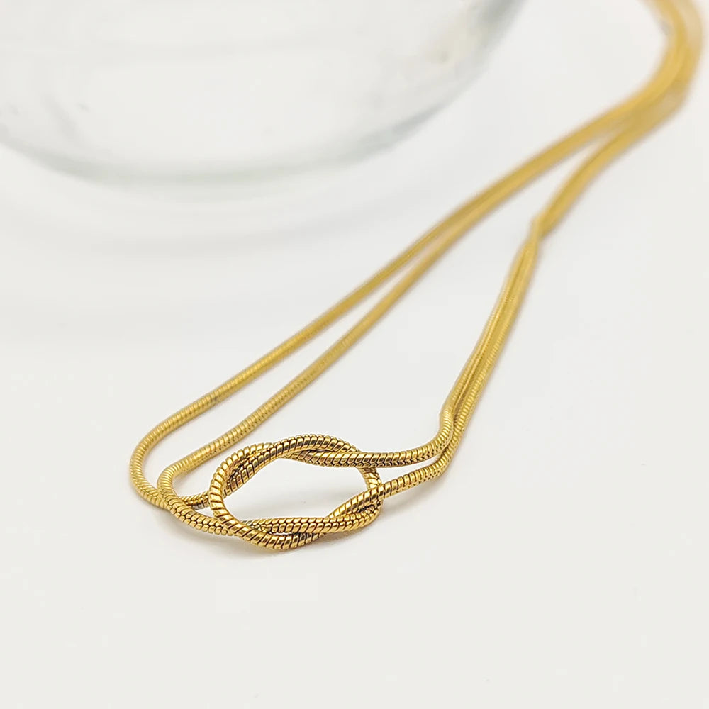 Élan Knot Necklace