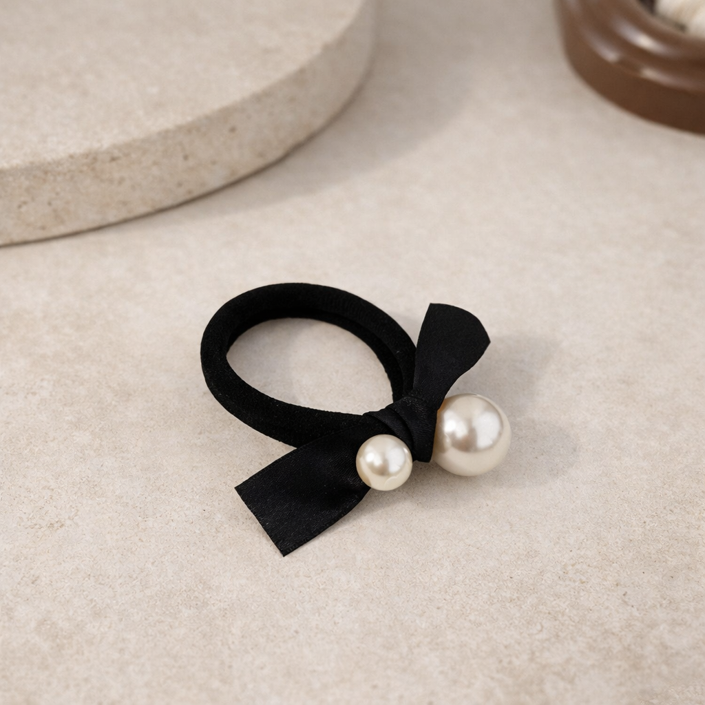 Lira Pearl Hair Tie