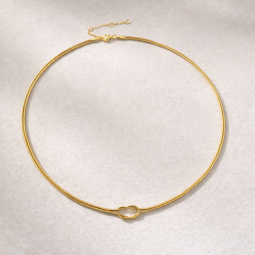 Élan Knot Necklace